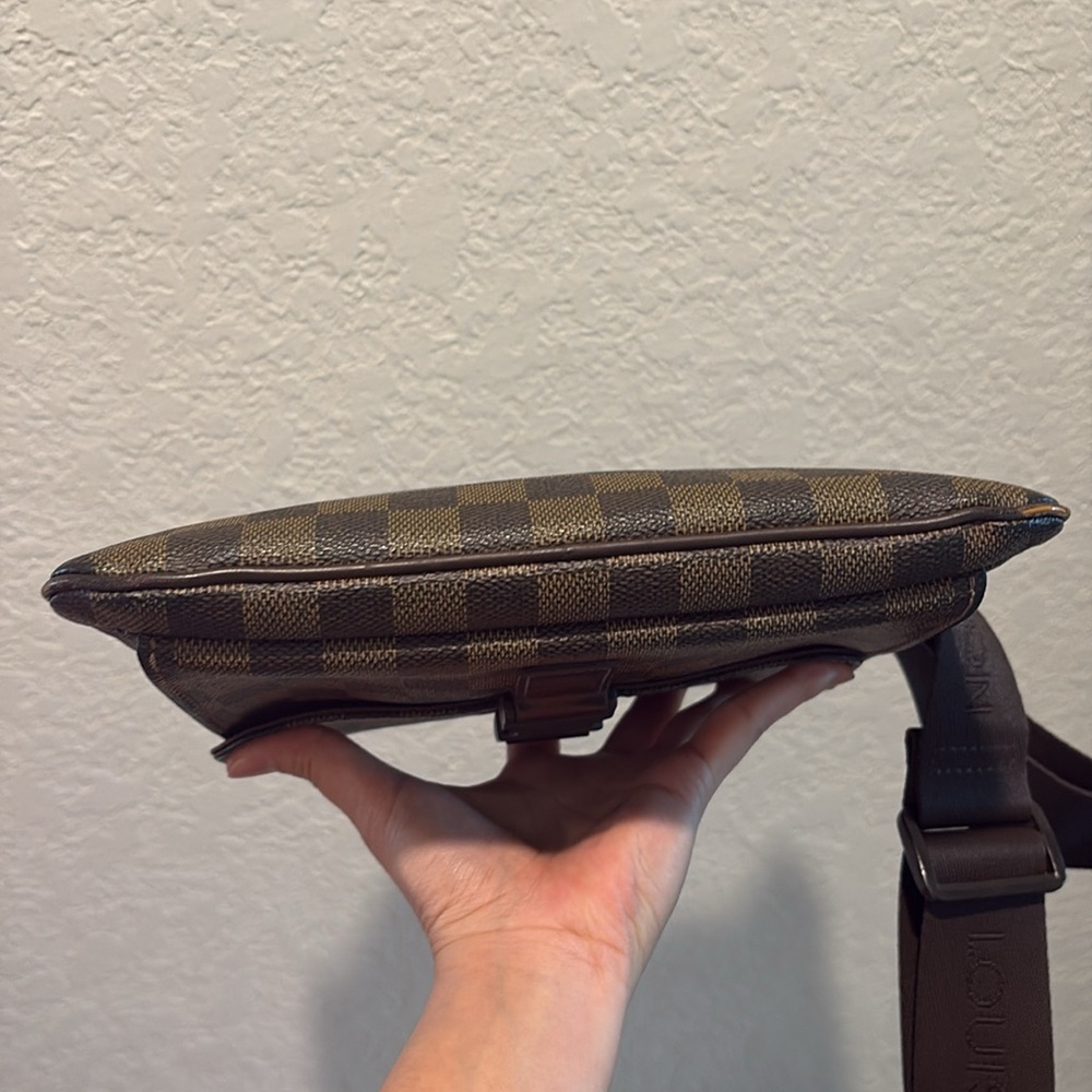 Louis Vuitton Melville LV Crossbody Brown Damier Bag - Picture 9 of 15